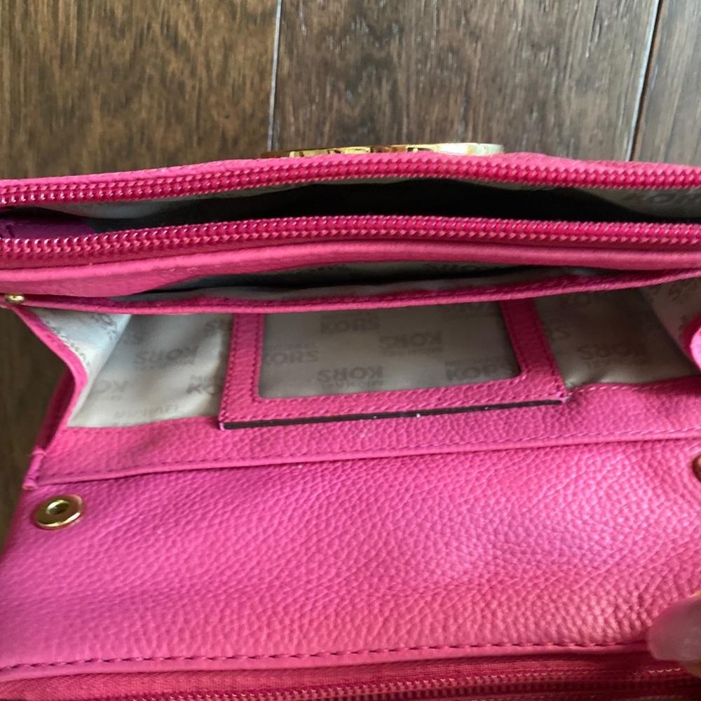 Pink Crossbody - Picture 2 of 4
